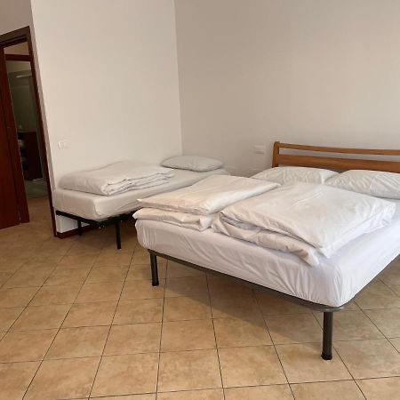 Appartamento Sebino 11 Peschiera del Garda Esterno foto